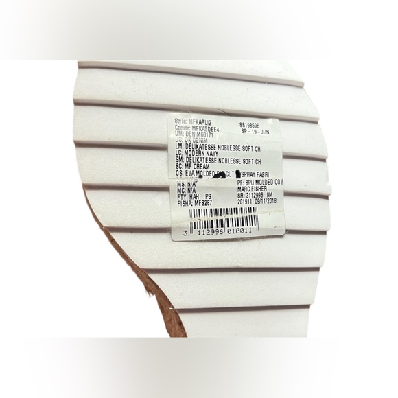 NWT Marc Fisher Karli Navy Blue Canvas Denim Espadrille Wedges 9M, Sandals Strap - Picture 8 of 10